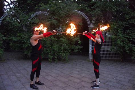 Feuershow Duo Akrobatik And Tanz Berlin