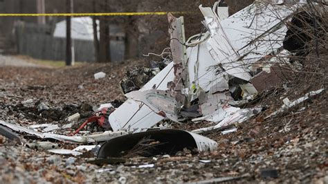 One Dead After Small Plane Crashes In Neighborhood South Of Downtown