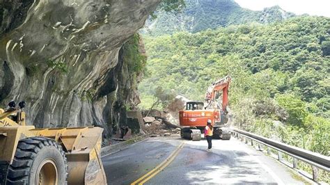 中橫公路東段布洛灣坍崩 預計今下午5點搶通 生活 自由時報電子報