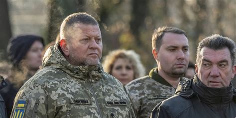Почему Безуглая публикует посты о Залужном — новости Украины / NV