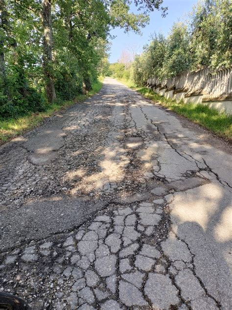 Certa Stampa I Lettori Ci Scrivono Guardate Questa Strada