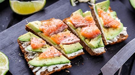 Toast saumon avocat rapide découvrez les recettes de cuisine de Femme