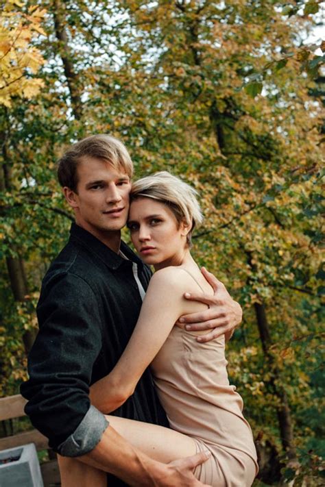 Сериал «Соври мне правду» (2021) - сюжет, актеры и роли, кадры из сериала