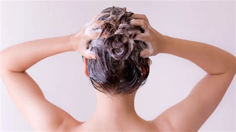 The Dos And Don Ts Of Scalp Scrubbing Best Top Tips For A Safe And Effective Experience Anti