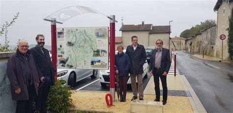 Un nouveau panneau d information installé à Veaunes Mairie Mercurol