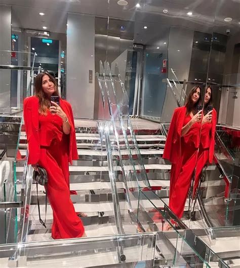 Lisa Snowdon Branded Fabulous As She Poses In Tiny Bikini On Luxury Cruise The Mirror