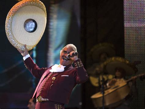 1940 Llega Al Mundo Vicente Fernández Famoso Cantante De Música