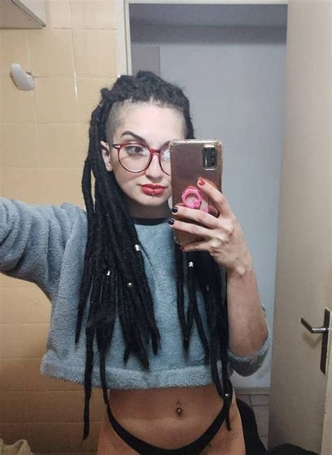 𝑽𝒂𝒍𝒆𝒏𝒕𝒊𝒏𝒂 on Twitter 1 Tuti sin rastas 2 con rastas y morocha 3