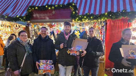 Sterne aus Sulzbach Rosenberg auf dem Nürnberger Christkindlesmarkt Onetz