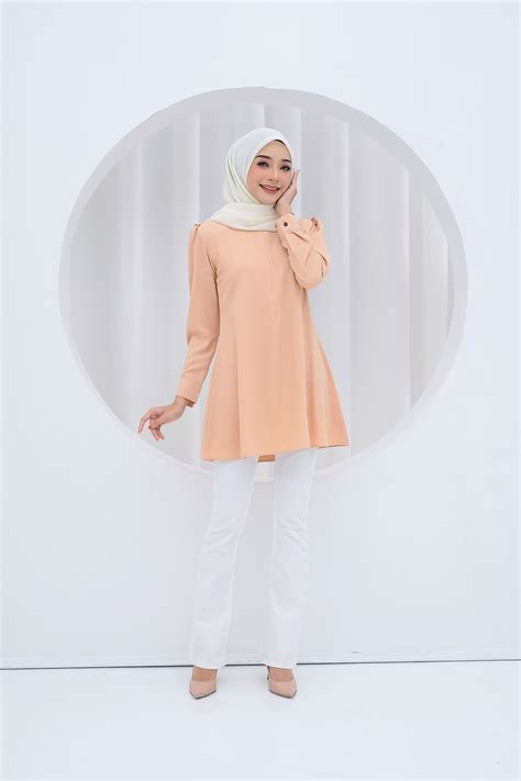 Fluffy Nude Albiesta