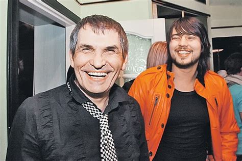 Бари Алибасов стал дедушкой