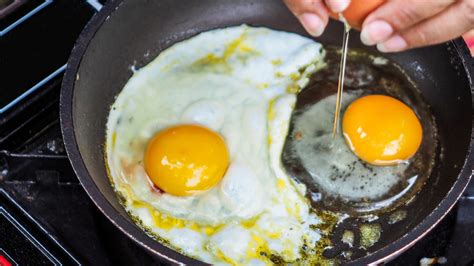 The Olive Oil Technique For Perfectly Crispy Fried Eggs