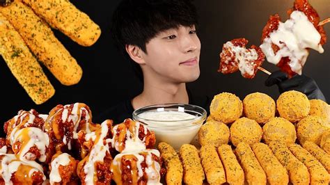 바삭한 양념치킨에 뿌링치즈볼 치즈스틱 먹방 FRIED CHICKEN CHEESE BALLS CHEESE STICKS