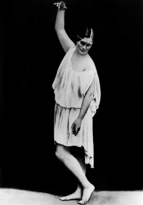 Isadora Duncan 1877 1927 Namerican Dancer Photographed In Ancient