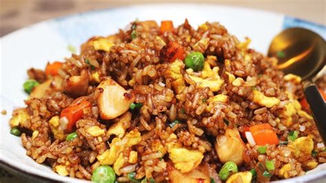 Better Than Takeout And Easy Chinese Chicken Fried Rice Recipe Youtube