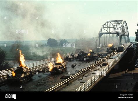 BRIDGE BATTLE SCENE WITH TANKS, A BRIDGE TOO FAR, 1977 Stock Photo - Alamy