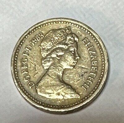 One Pound Coin Queen Elizabeth Ii Royal Arms Decus Et Tutamen