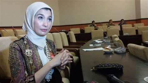 Dulu Artis Dan Model Papan Atas Kini Arzeti Bilbina Eksis Di Dunia