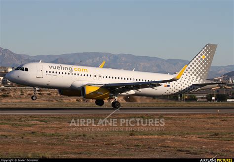 EC LVT Vueling Airlines Airbus A320 At Alicante El Altet Photo ID