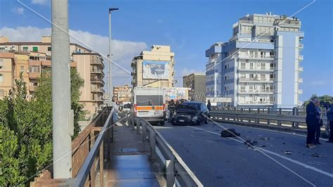 Incidente A Catanzaro Lido Traffico Paralizzato Dopo Lo Scontro Fra