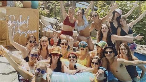 Julianne Hough Poses Nude Recalls Telling Husband Brooks Laich She Was Not Straight Kare