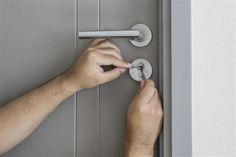 How To Remove Door Lock Without Key Storables