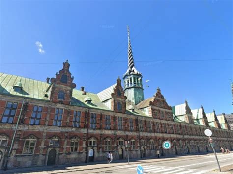 Un Incendie Frappe Un Bâtiment Historique De Copenhague