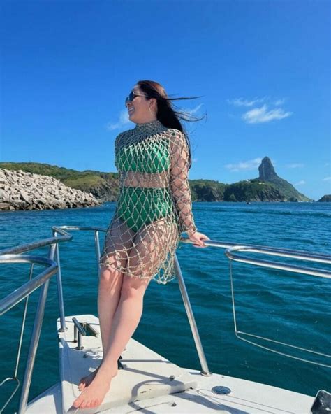 8 Hot Sexy Mari Fernandez Bikini Pics