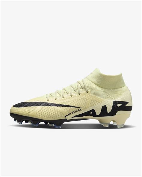 Tacos de fútbol de corte high para terreno firme Nike Mercurial