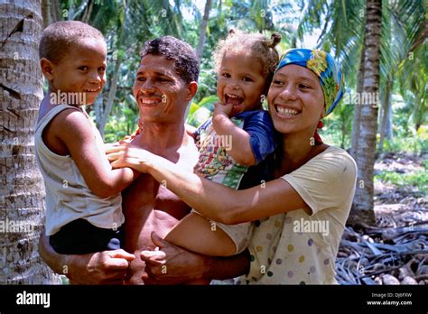 Familia Cubana Rural Fotograf As E Im Genes De Alta Resoluci N Alamy