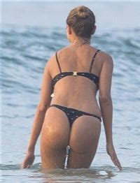 Kimberley Garner Starts The Year With Her Ass In Thong Bikinis