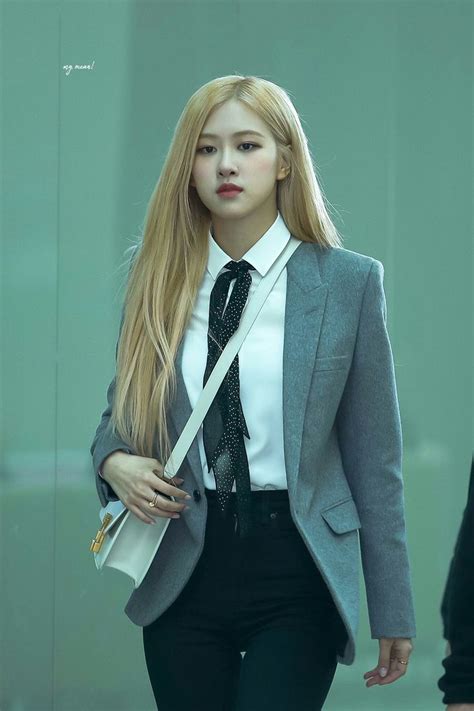 Pin By Jugu On Blackpink Rose Airport Style Fashion Blackpink