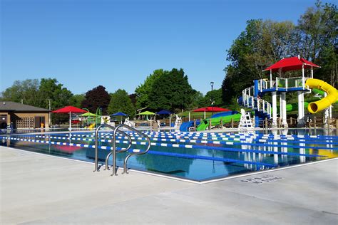 Burlington Aquatic Center Commercial Recreation Specialists