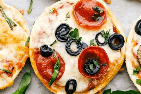 Easy English Muffin Pizzas The Recipe Critic