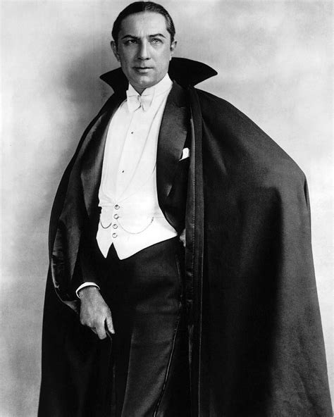 Bela Lugosi 11x14 Photo In Classic Pose With Cape As Count Dracula