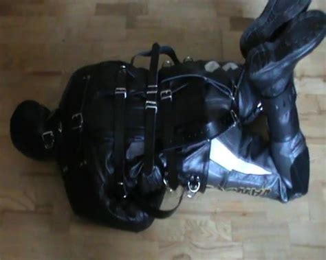 Vidéos porno gay gratuites Maître En Cuir Et Esclave xHamster