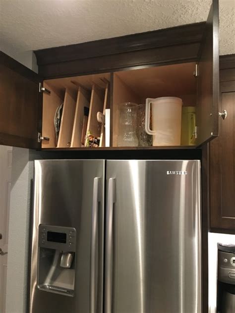 Deep Storage Cabinet Above Refrigerator Clásico Renovado Cocina