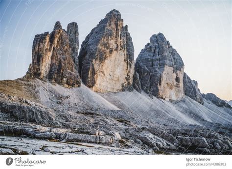 Lago Antorno Laketre Cime Di Lavaredo Mountain In Background