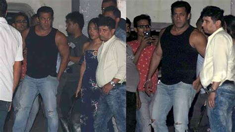 Salman Khan Flaunts His Muscles In Style Youtube