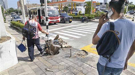 Robo De Tapas De Alcantarilla En Barranquilla Comunidad Pide