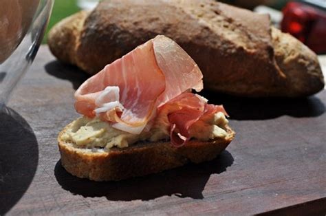 Crostini Con Hummus Di Ceci E Prosciutto Di Parma Uno Chef Per Gaia