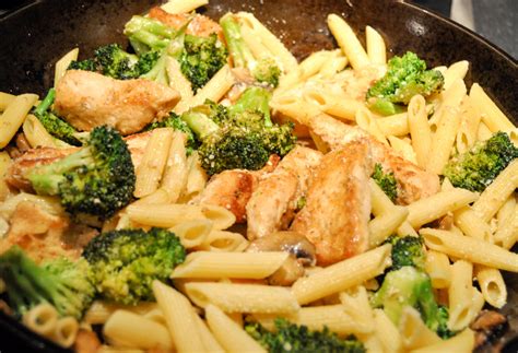 Chicken Broccoli And Ziti Alfredo Lamberts Fruit