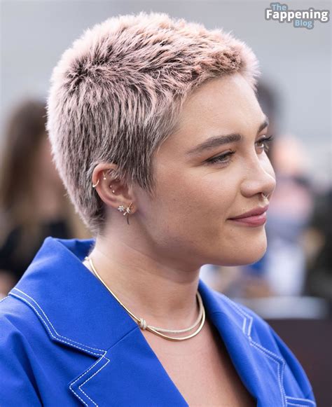 Florence Pugh Flaunts Her Tits Legs At The Oppenheimer Premiere In