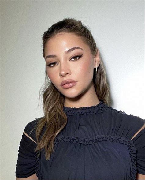 Madelyn Cline Is So Hot She Makes Me Feel Submissive R Jerkofftoceleb