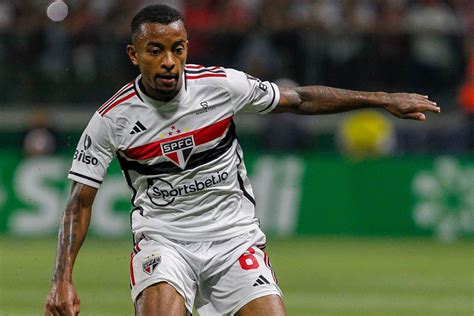 Welington Do São Paulo Assina Pré Contrato Com Clube Da Premier