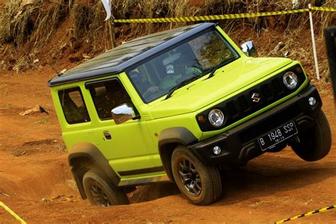 Suzuki Jimny Perpaduan Desain Ikonik Dan Fitur Fungsional OTOBLITZ