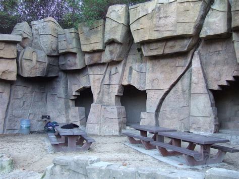 Old Zoo Picnic Area Picnic At An Abandoned Zoo In Los Angeles