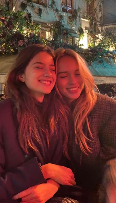 Blanca Soler Blonde And Brunette Best Friends Friend Photoshoot Best Friends Aesthetic