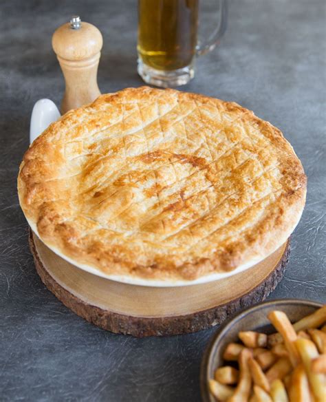 This Chicken Leek And Mushroom Pie Is An Absolute British Classic A Creamy Filling With A