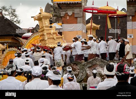 Temple Ceremony In Bali Stock Photo Alamy